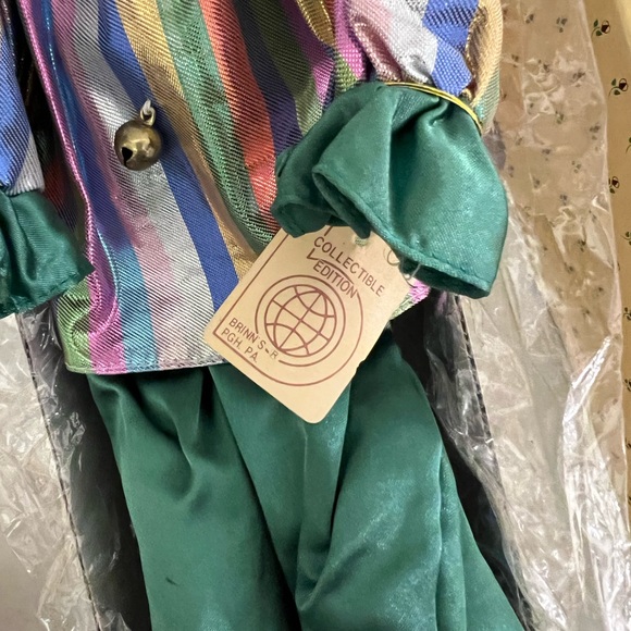 NIB VTG Brinn's 18" Handmade Limited Edition Porcelain Clown Doll COA - Picture 10 of 11